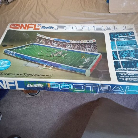 1967 Tudor Electric Football Game - Picture 1 of 6